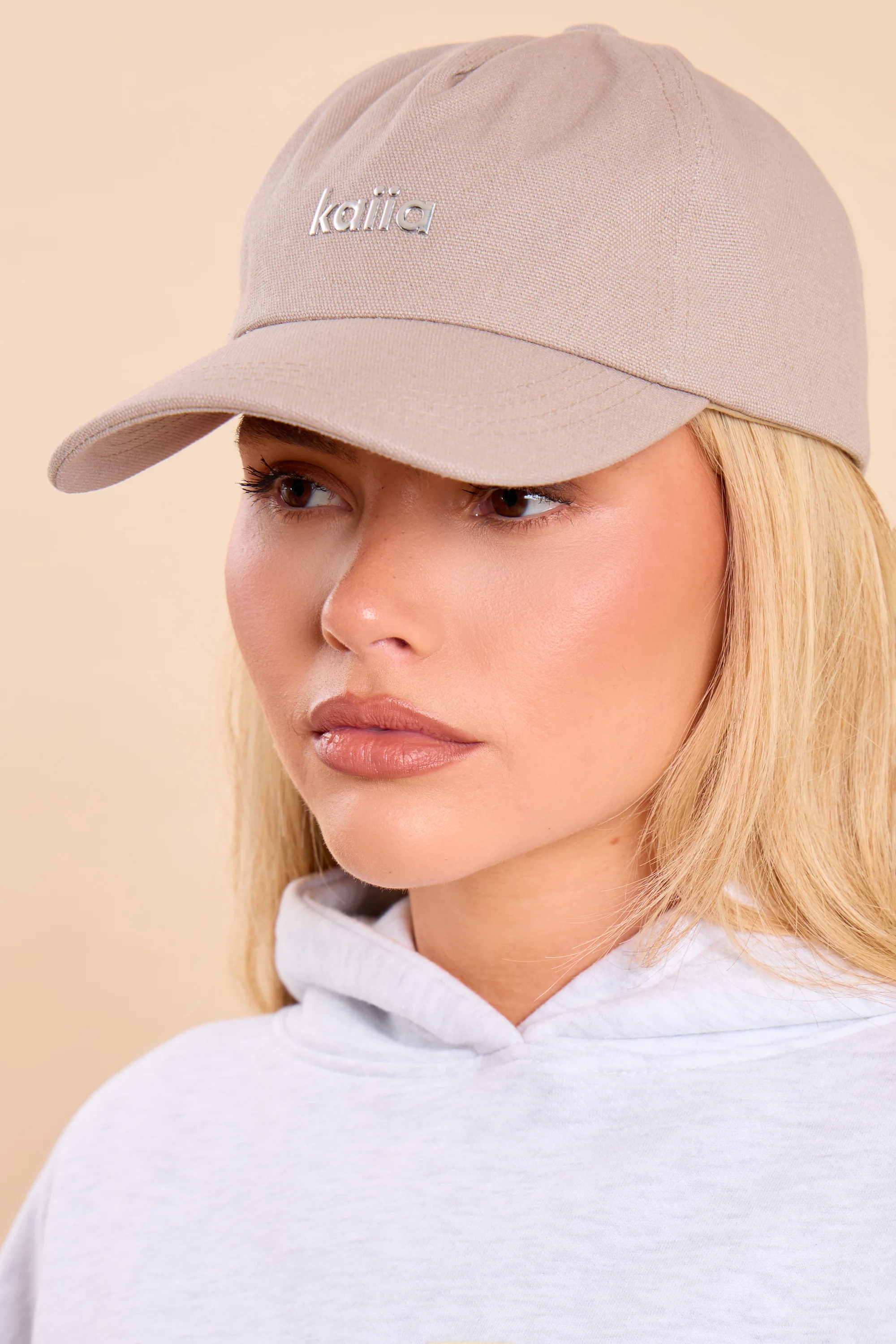 Kaiia Chrome Logo Cap Grey Taupe