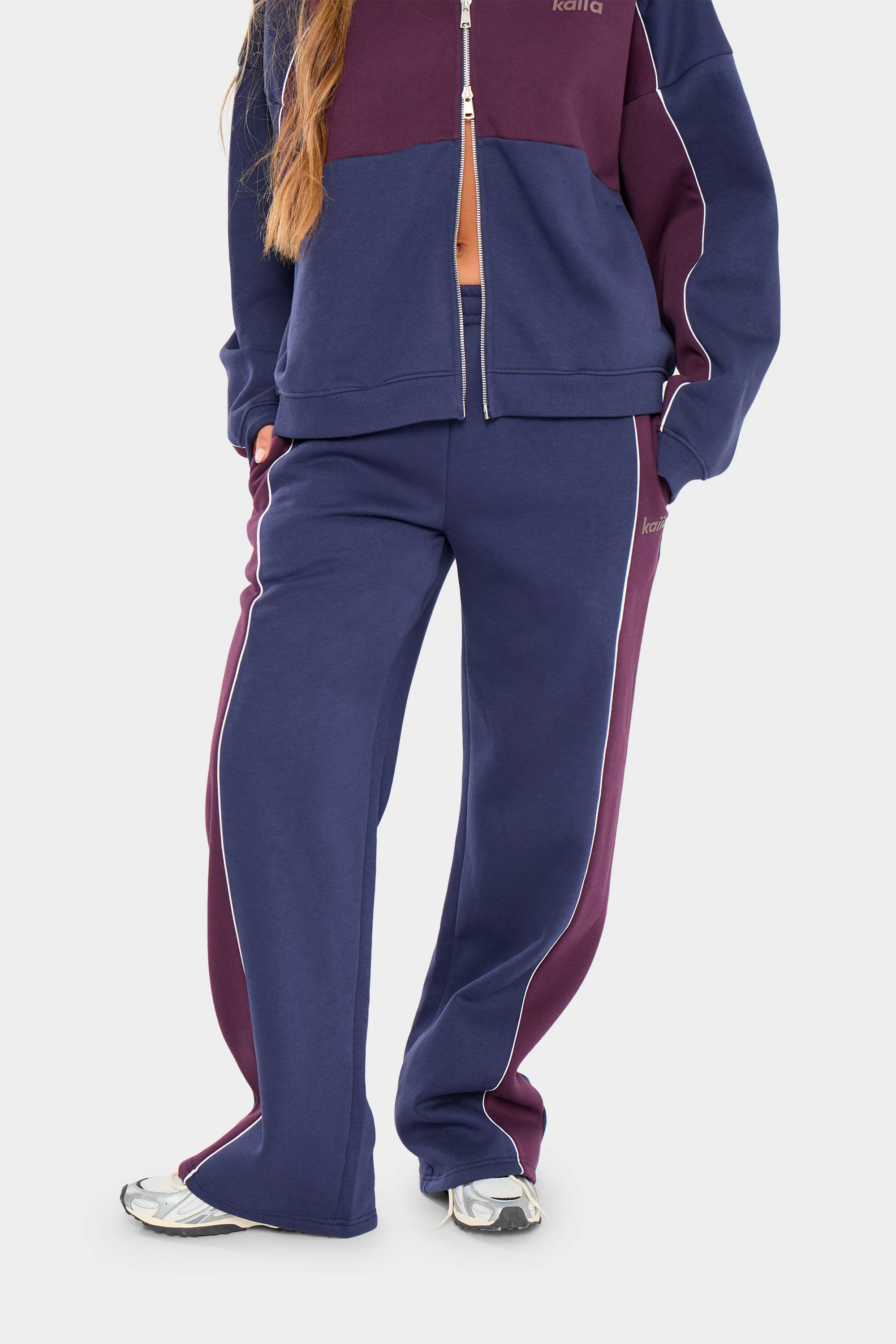 Kaiia Contrast Wide Leg Joggers Navy & Burgundy - Image 4