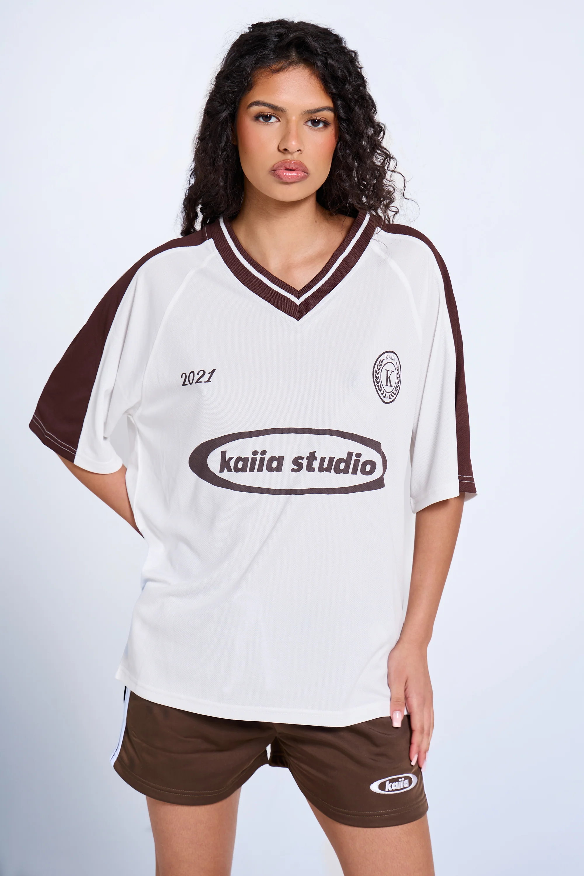 Kaiia Oversized Short Sleeve Football Top Vanilla & Chocolate - Image 5