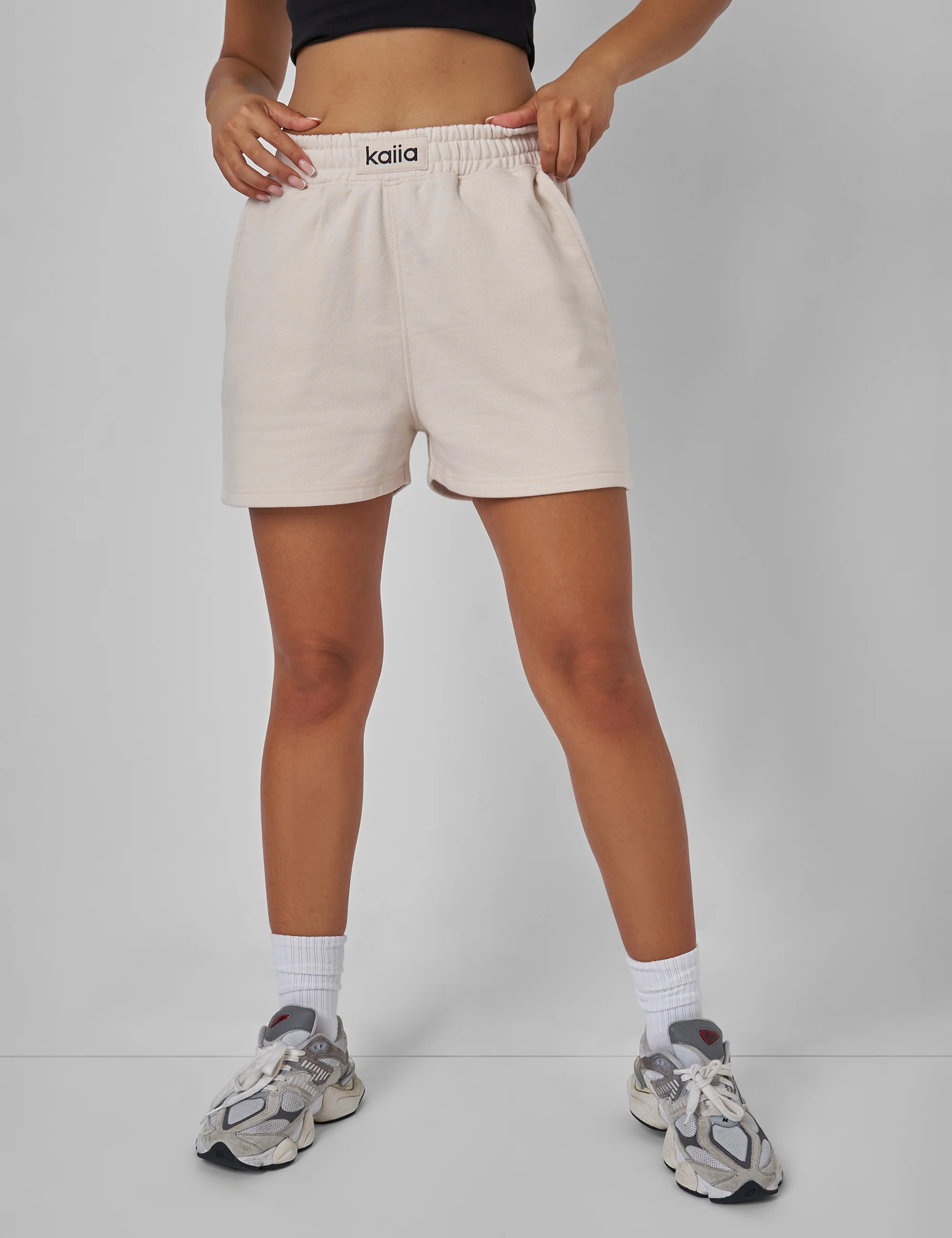Kaiia Slogan Relaxed Sweat Short Cream - Image 3