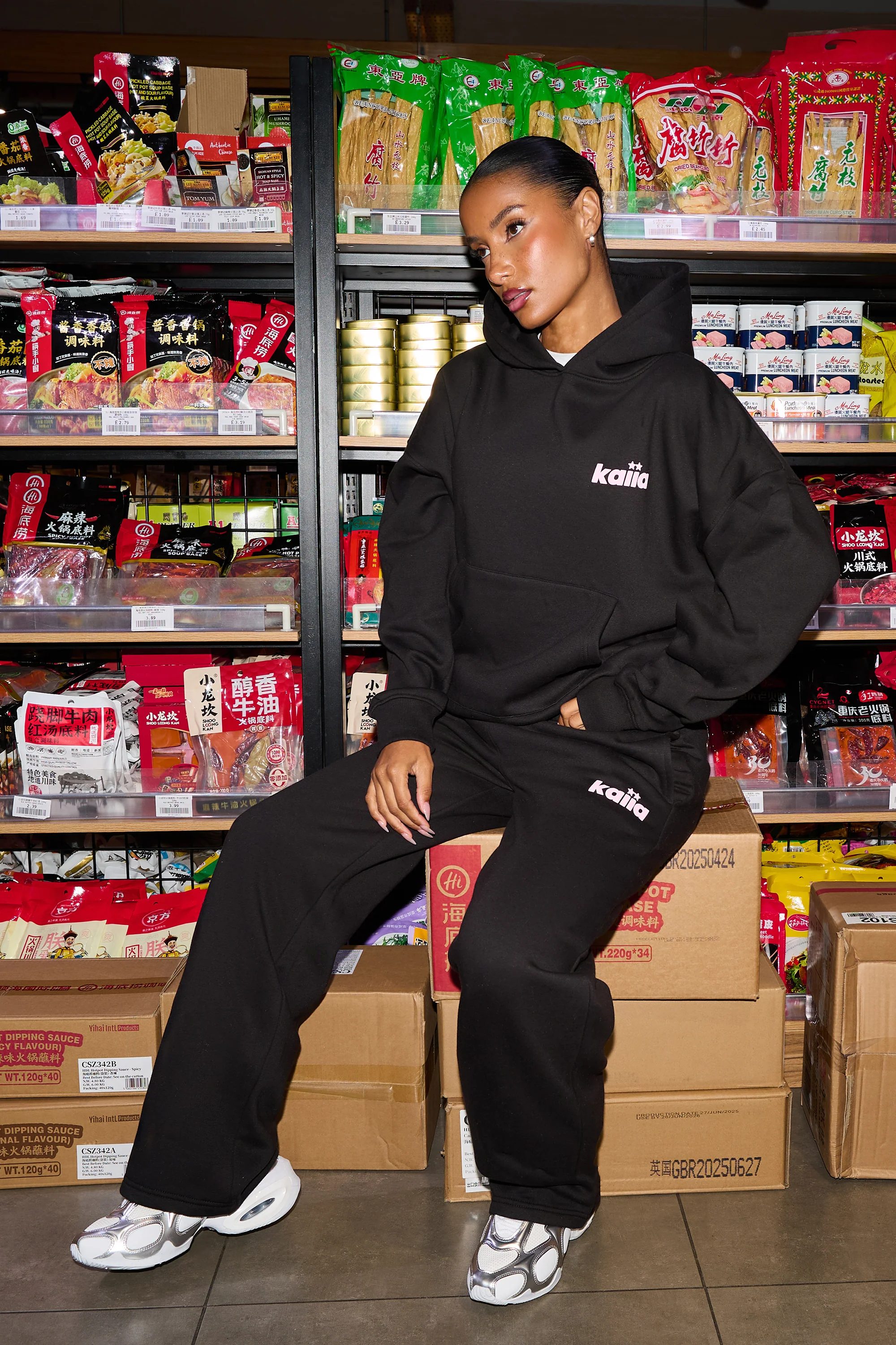 Kaiia Studio Star Oversized Hoodie Black & Shell Pink - Image 3
